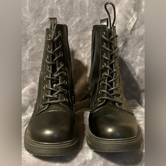 SO Reindeer Women’s Combat Boost Sz 7.5W - Picture 3 of 9